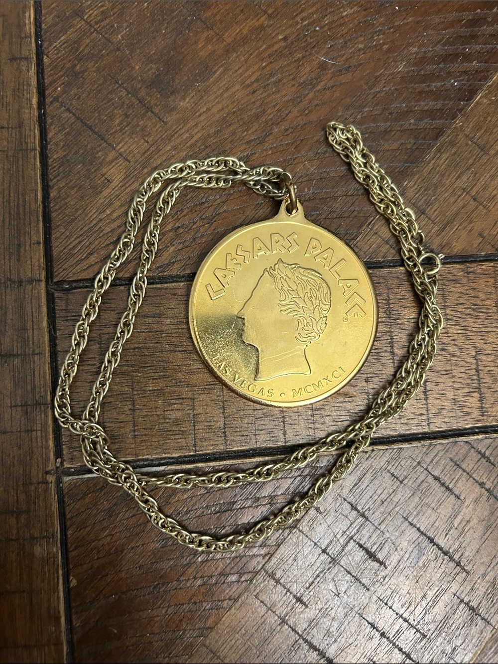 Vintage 1991Gold Medallion Pendant Necklace